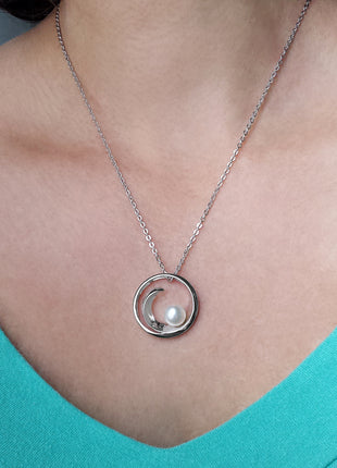 Wave with Pearl Pendant
