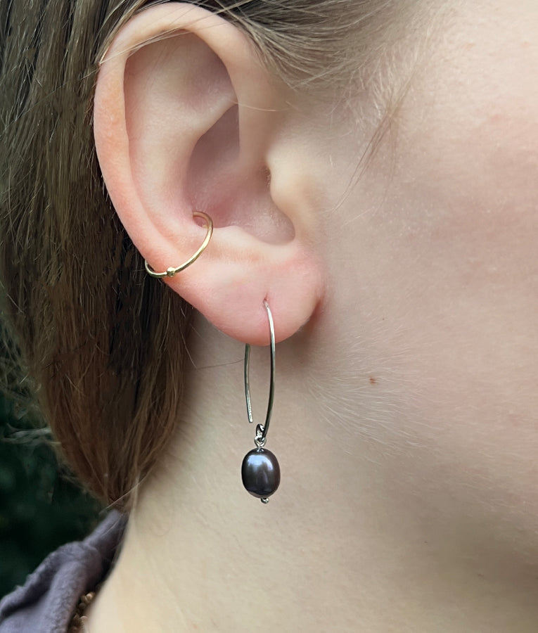Black Pearl Sweep Earrings