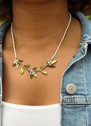 Flowering Myrtle Pearl Necklace